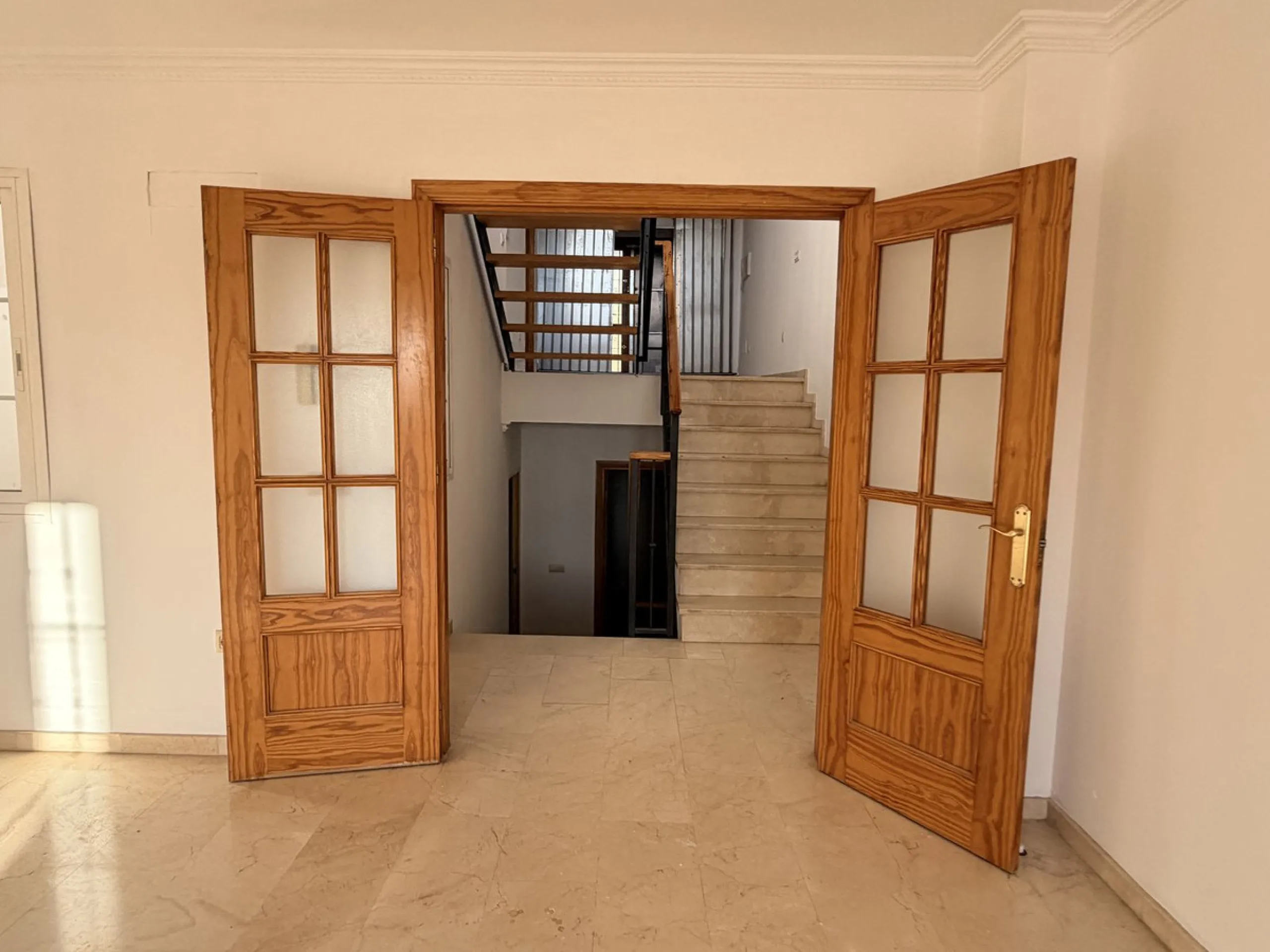 EXCLUSIVE OPPORTUNITY – SPACIOUS VILLA IN MIJAS (MÁLAGA) – SPECIAL SALE (AUCTION/OFFERS)