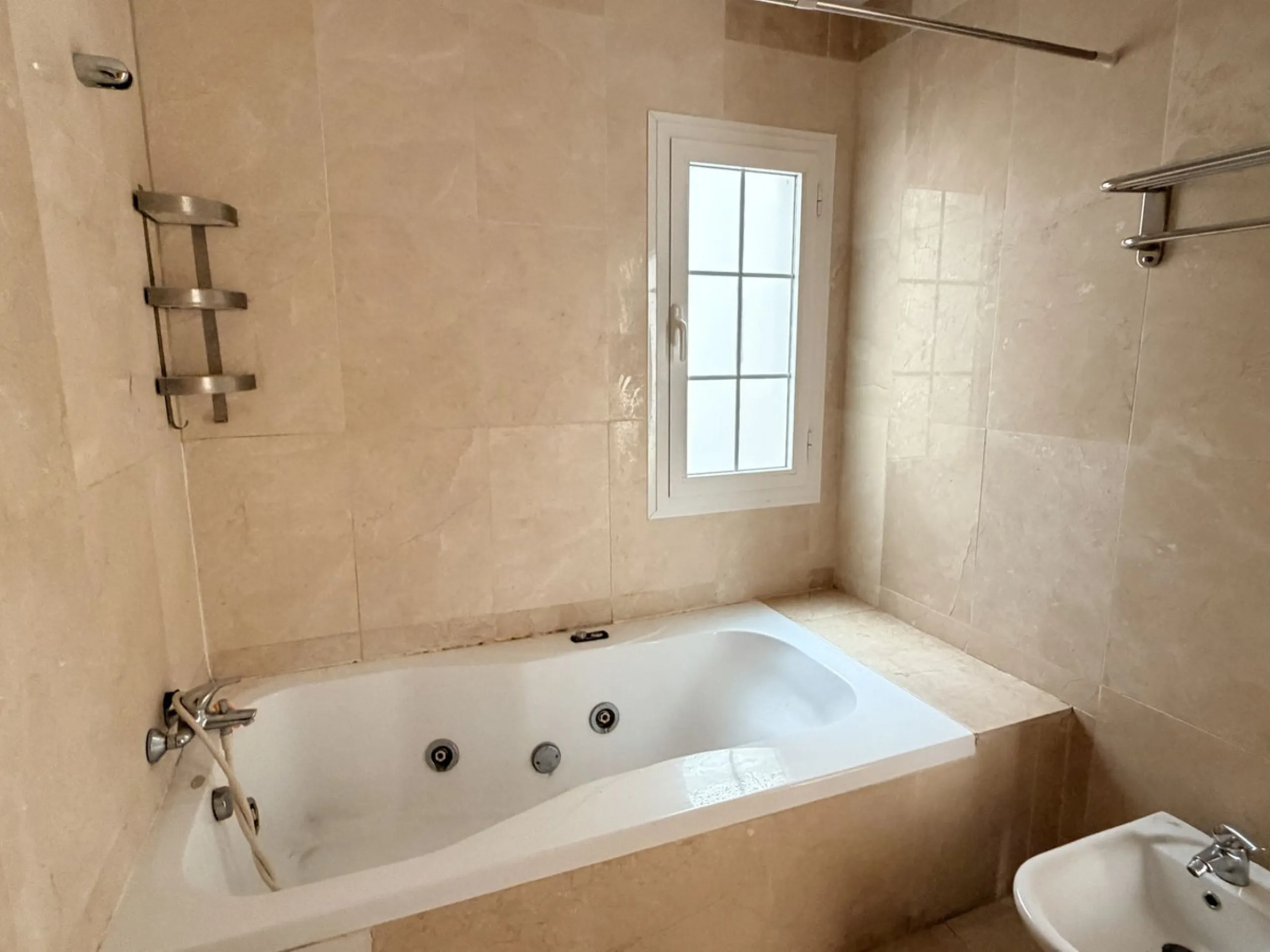 EXCLUSIVE OPPORTUNITY – SPACIOUS VILLA IN MIJAS (MÁLAGA) – SPECIAL SALE (AUCTION/OFFERS)