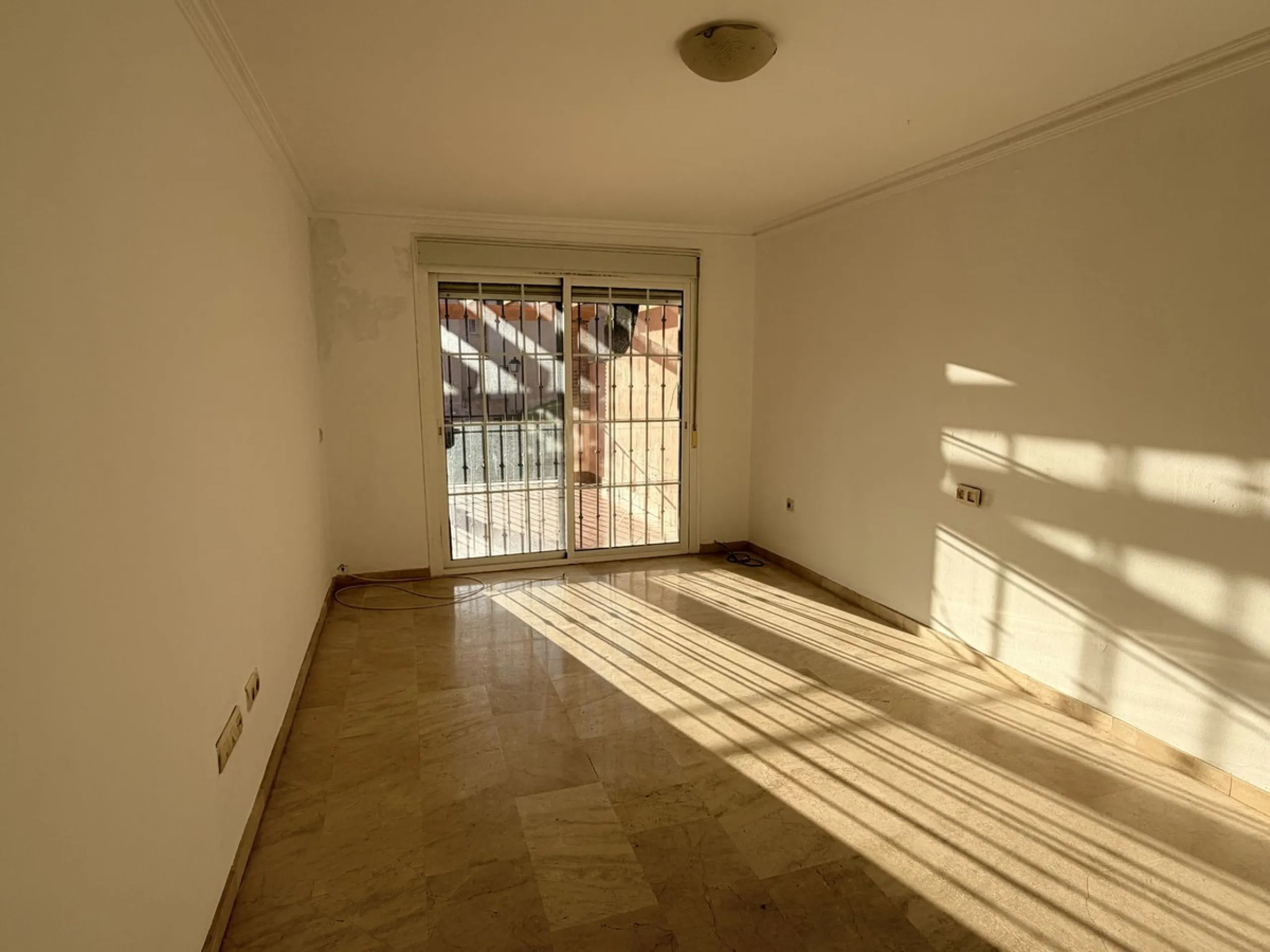 EXCLUSIVE OPPORTUNITY – SPACIOUS VILLA IN MIJAS (MÁLAGA) – SPECIAL SALE (AUCTION/OFFERS)