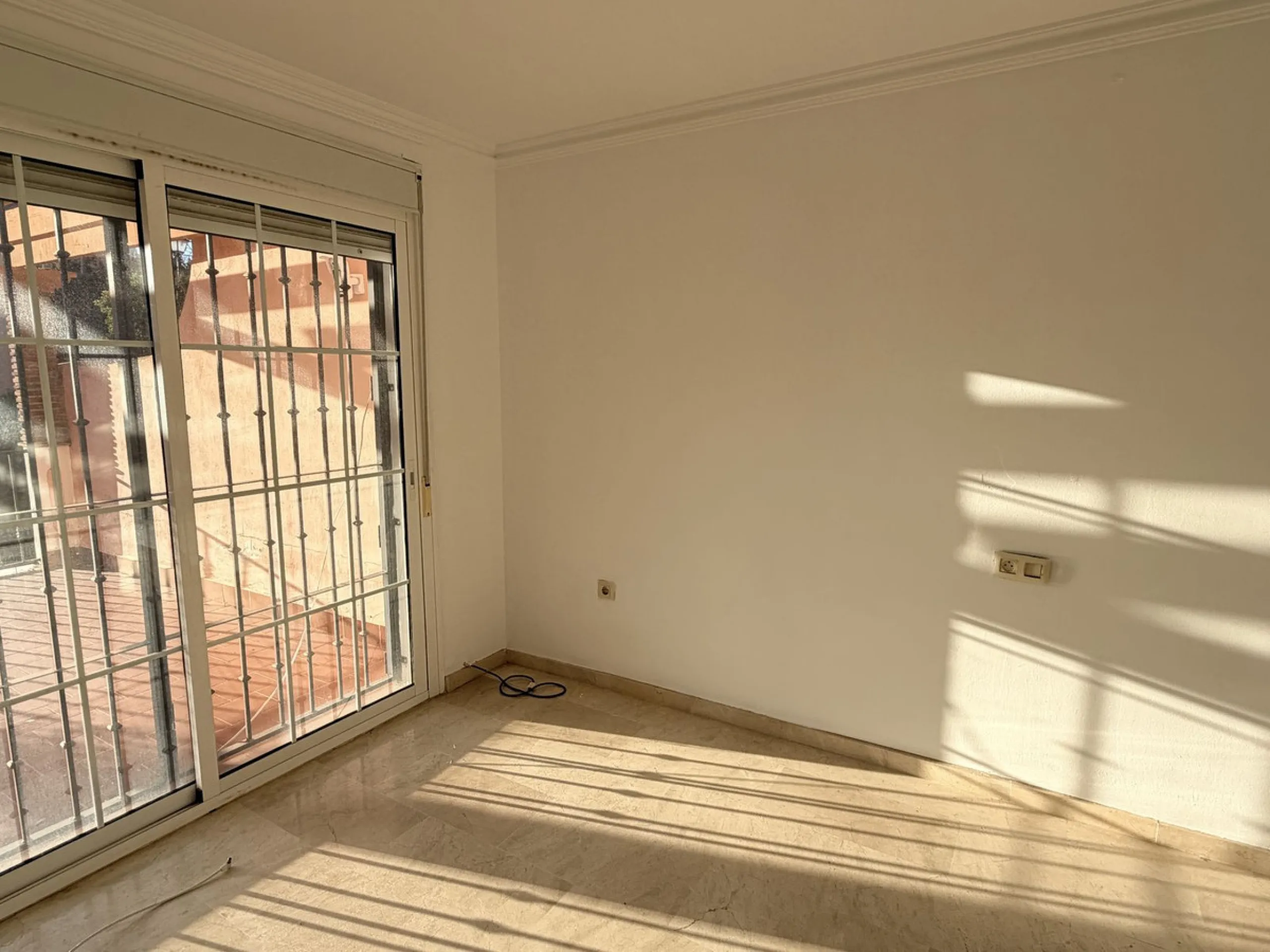 EXCLUSIVE OPPORTUNITY – SPACIOUS VILLA IN MIJAS (MÁLAGA) – SPECIAL SALE (AUCTION/OFFERS)