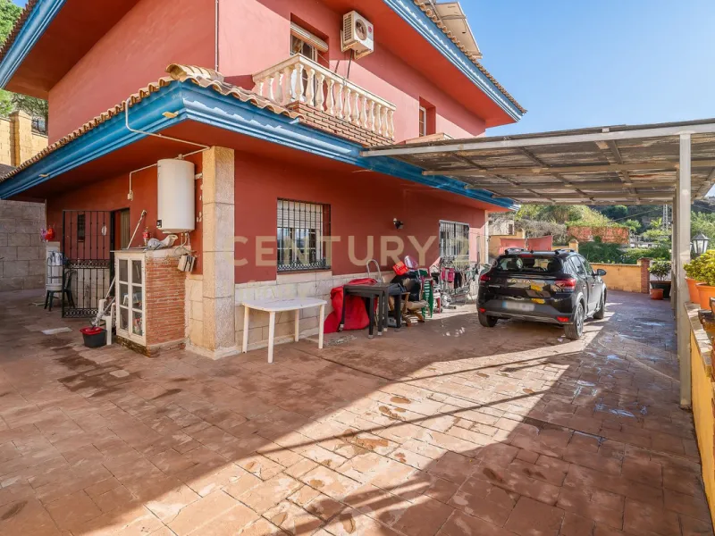 Stunning Urban/Rustic Home in Mijas, Málaga – 274 m² of Comfort and Style