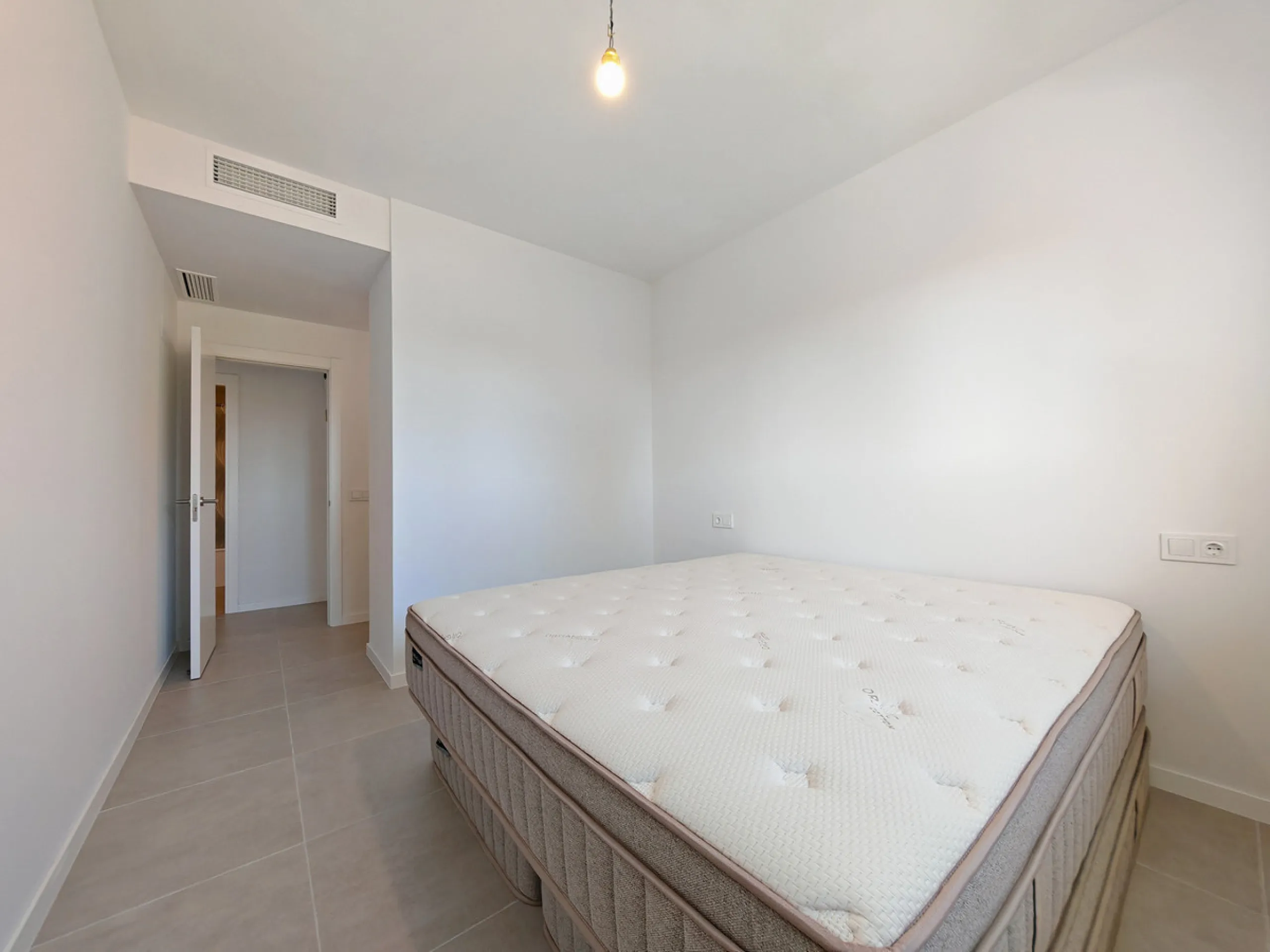 Apartment for sale in Cancelada, Estepona with 2 bedrooms, 2 bathrooms, 1 on suite bathroom and with orientation west, with communal swimming pool, private garage (1 parking spaces) and communal garden. Regarding property dimensions, it has 91 m² built, 7