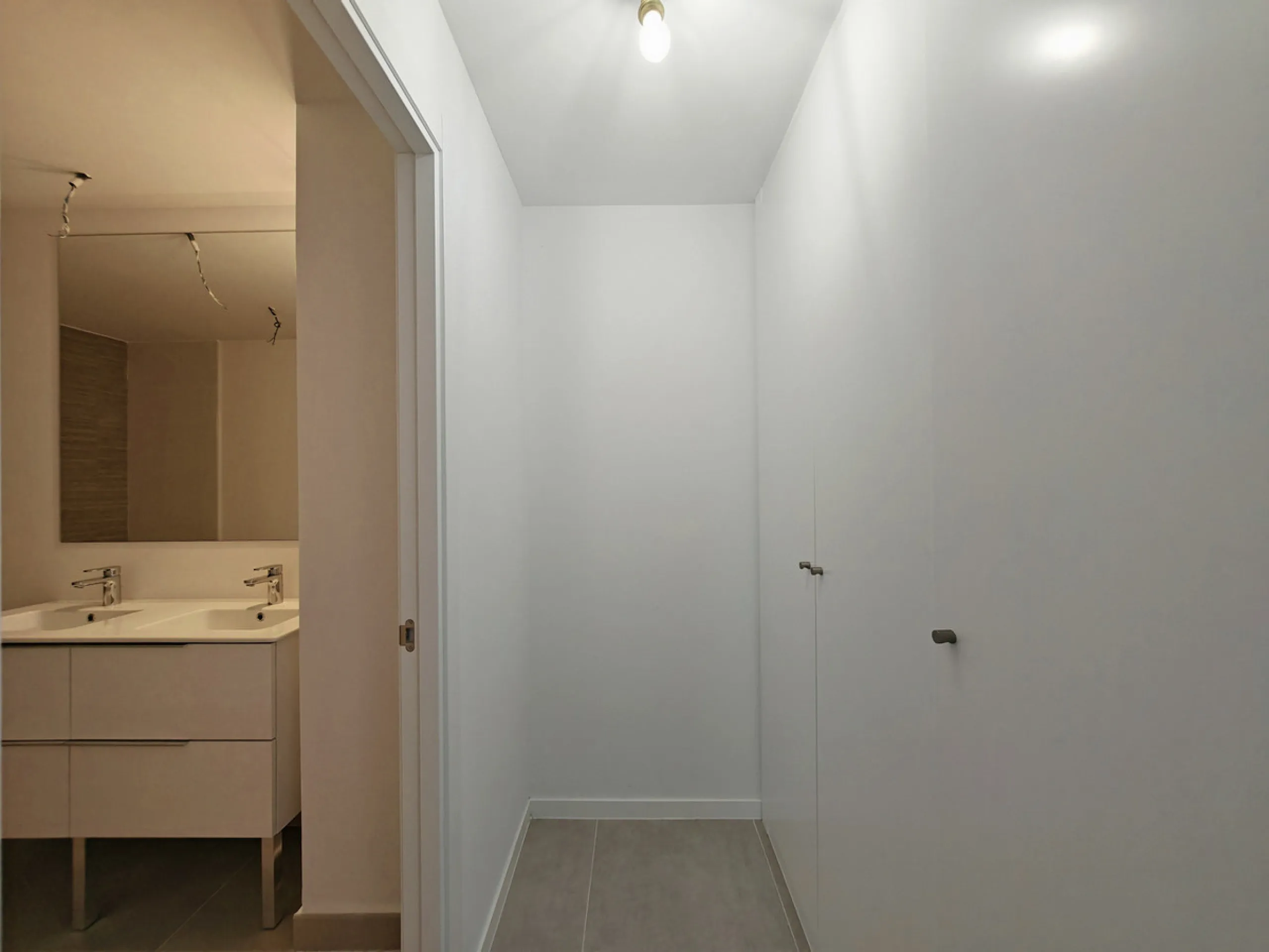 Apartment for sale in Cancelada, Estepona with 2 bedrooms, 2 bathrooms, 1 on suite bathroom and with orientation west, with communal swimming pool, private garage (1 parking spaces) and communal garden. Regarding property dimensions, it has 91 m² built, 7