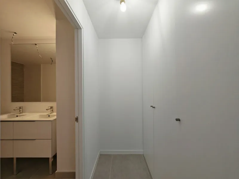 Apartment for sale in Cancelada, Estepona with 2 bedrooms, 2 bathrooms, 1 on suite bathroom and with orientation west, with communal swimming pool, private garage (1 parking spaces) and communal garden. Regarding property dimensions, it has 91 m² built, 7