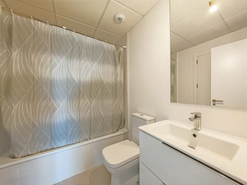 Apartment for sale in Cancelada, Estepona with 2 bedrooms, 2 bathrooms, 1 on suite bathroom and with orientation west, with communal swimming pool, private garage (1 parking spaces) and communal garden. Regarding property dimensions, it has 91 m² built, 7