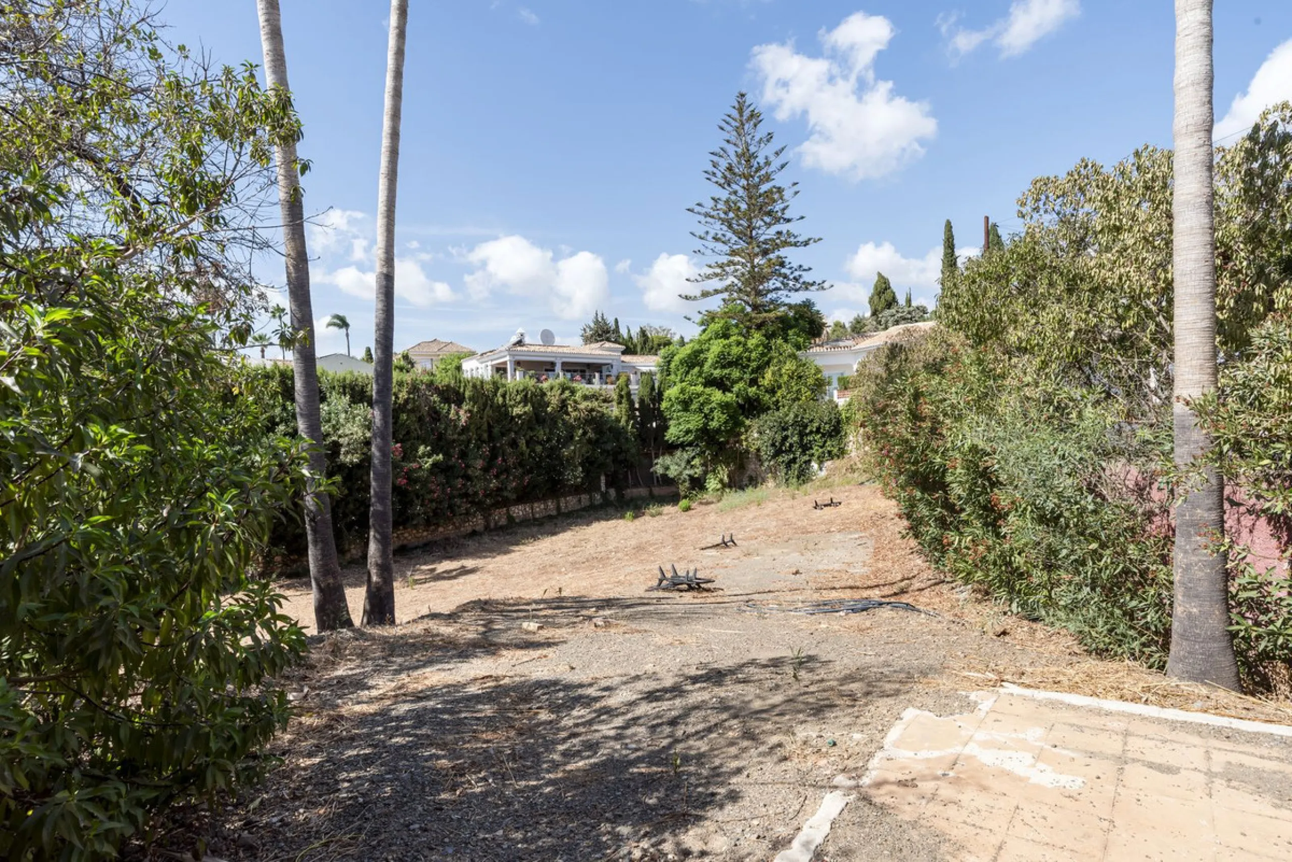 Plot - Residential Plot в продаже в Marbella, Málaga. Площадь участка 1306 м²