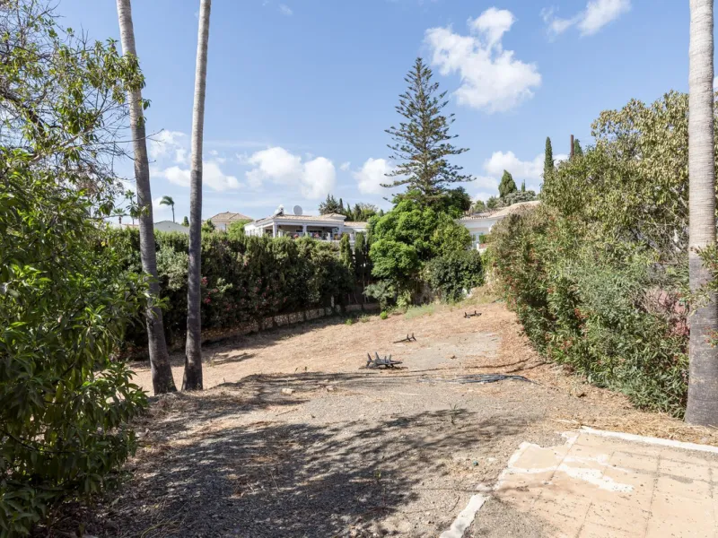 Plot - Residential Plot в продаже в Marbella, Málaga. Площадь участка 1306 м²