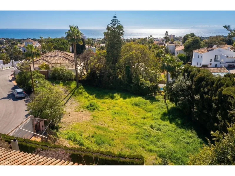 Plot - Residential Plot в продаже в Marbella, Málaga. Площадь участка 1306 м²