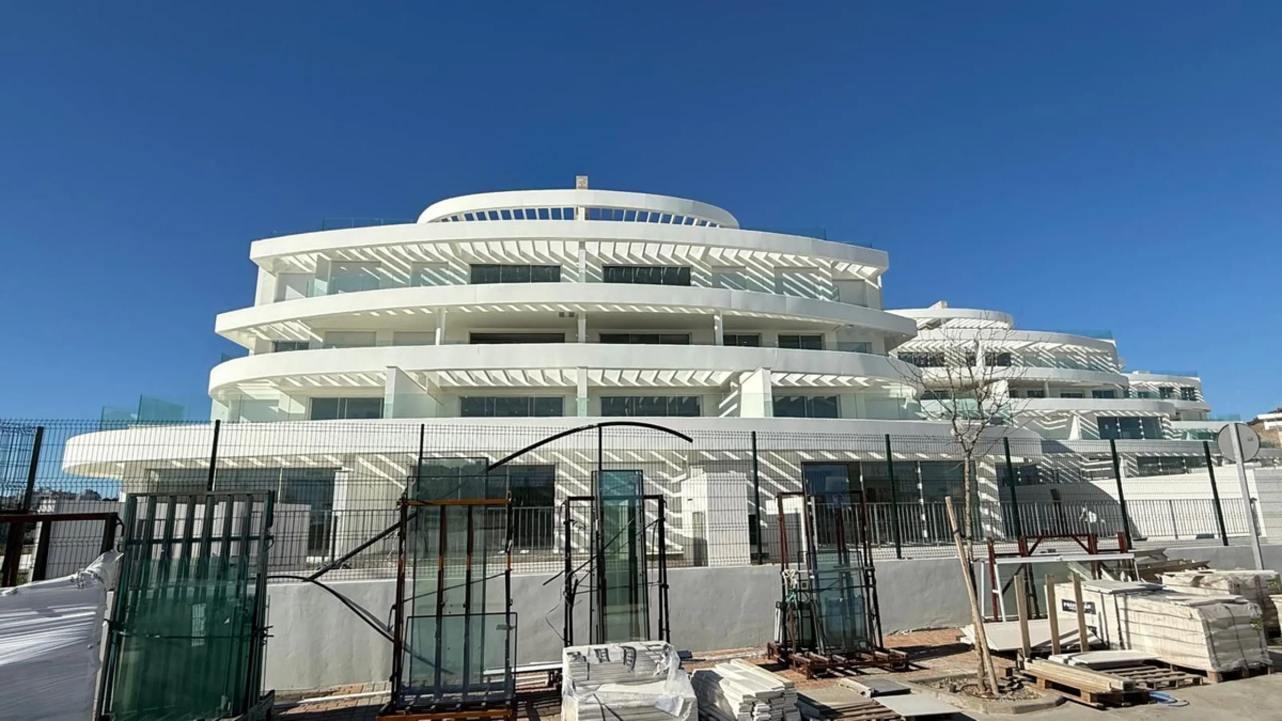 Apartment - Middle Floor Apartment в продаже в Mijas, Málaga. В доме 1 спален и 1 ванных комнат. Площадь дома 49 м²