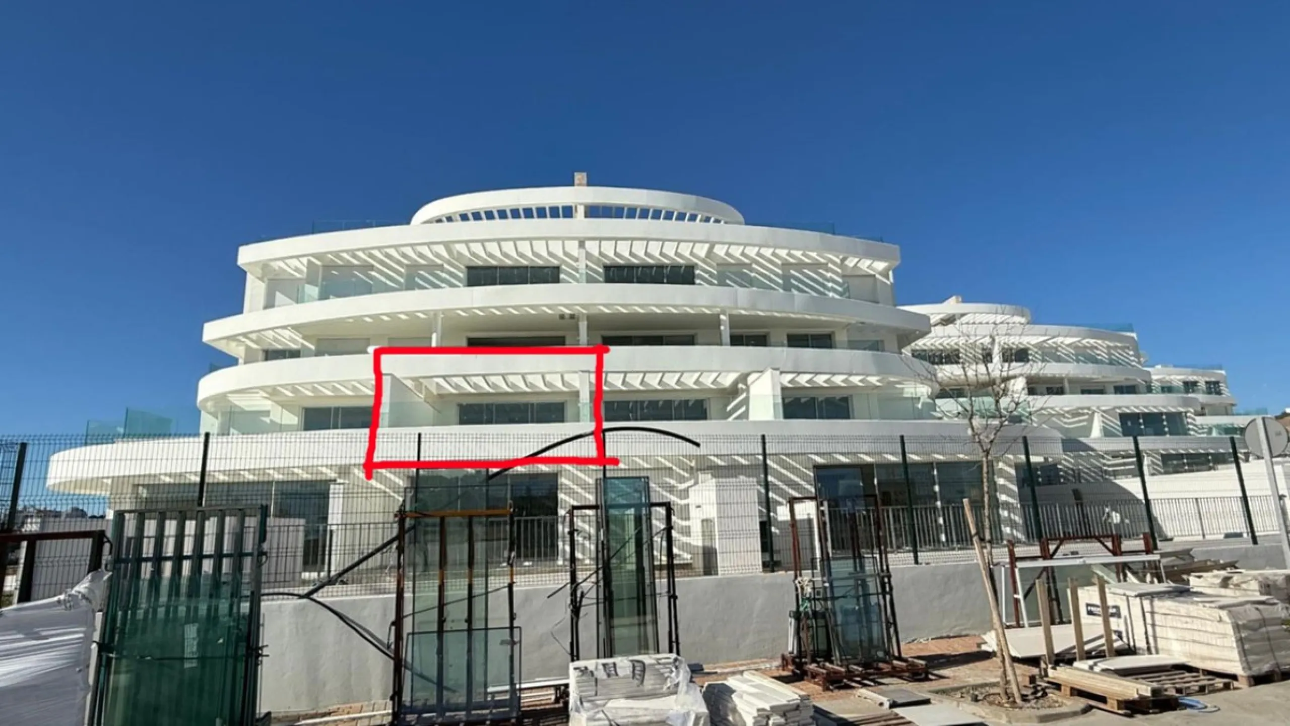 Apartment - Middle Floor Apartment в продаже в Mijas, Málaga. В доме 1 спален и 1 ванных комнат. Площадь дома 49 м²