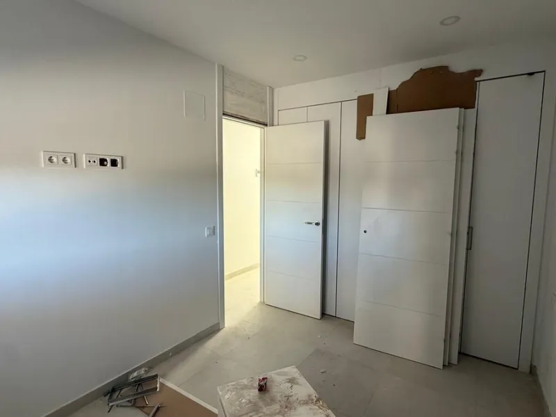Apartment - Middle Floor Apartment в продаже в Mijas, Málaga. В доме 1 спален и 1 ванных комнат. Площадь дома 49 м²
