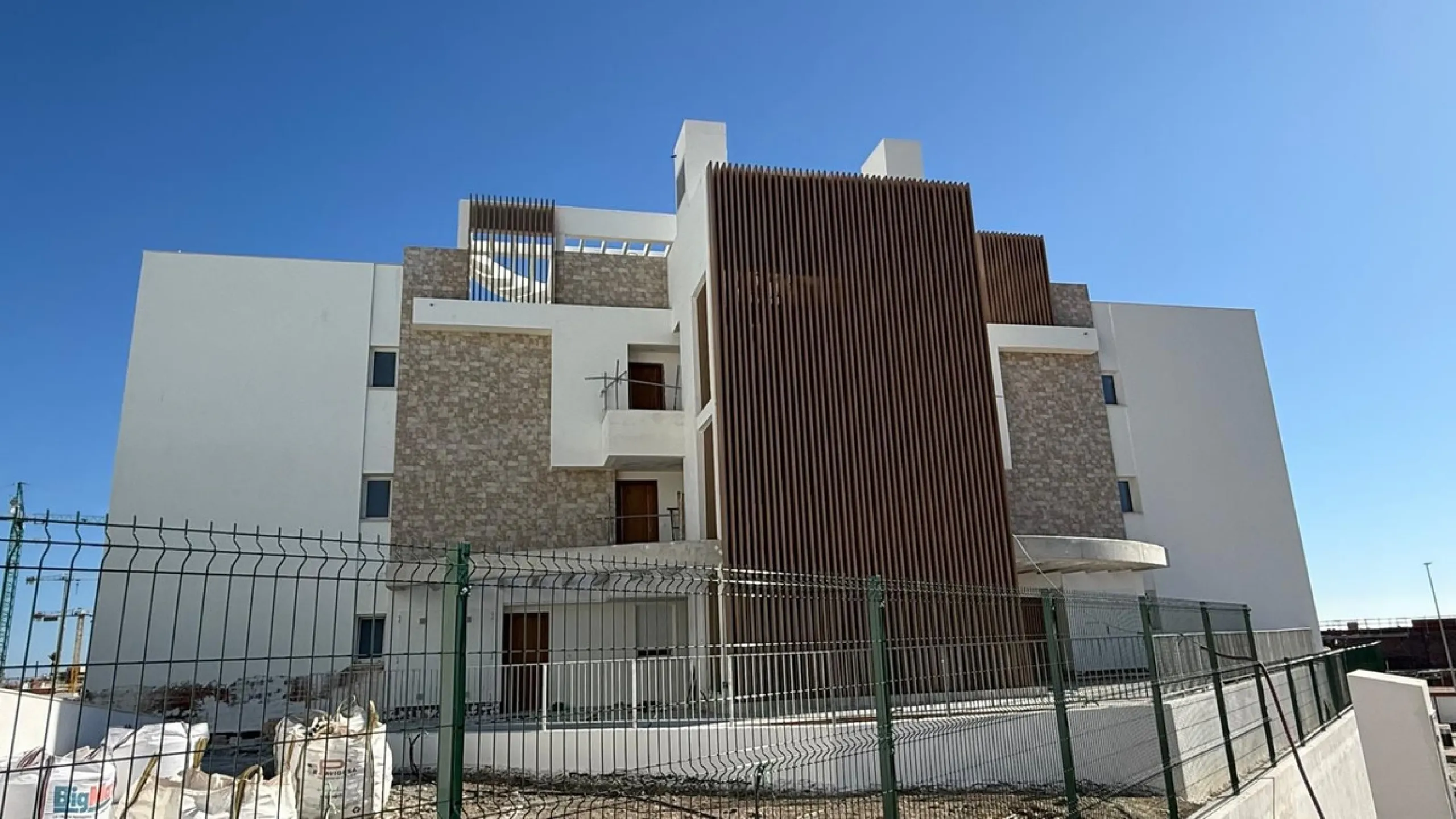 Apartment - Middle Floor Apartment в продаже в Mijas, Málaga. В доме 1 спален и 1 ванных комнат. Площадь дома 49 м²