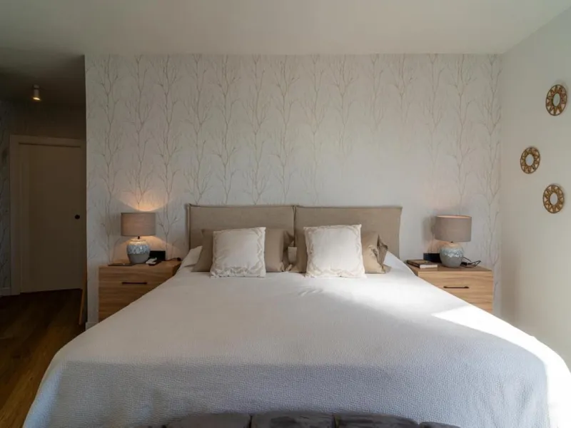 This 193 m² apartment is located on the first line of the beach, in one of Málaga's most sought-after areas. An excellent option for comfortable living or investment.