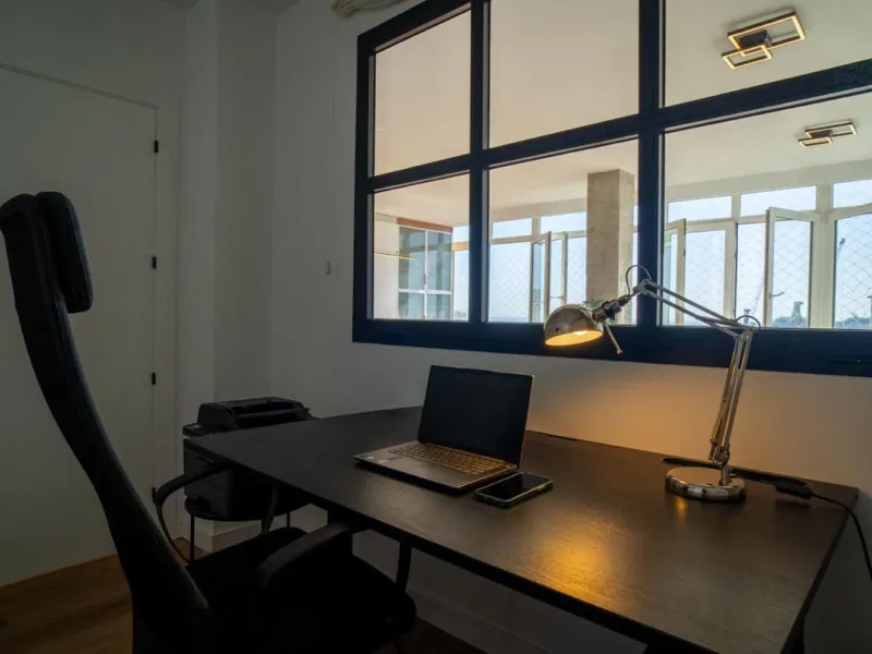 This 193 m² apartment is located on the first line of the beach, in one of Málaga's most sought-after areas. An excellent option for comfortable living or investment.