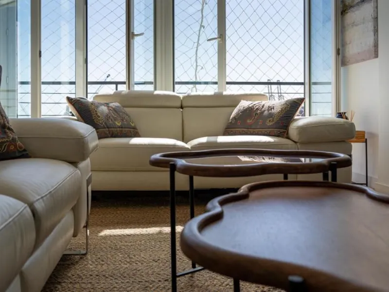 This 193 m² apartment is located on the first line of the beach, in one of Málaga's most sought-after areas. An excellent option for comfortable living or investment.