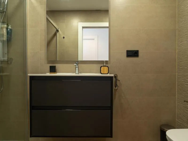This 193 m² apartment is located on the first line of the beach, in one of Málaga's most sought-after areas. An excellent option for comfortable living or investment.