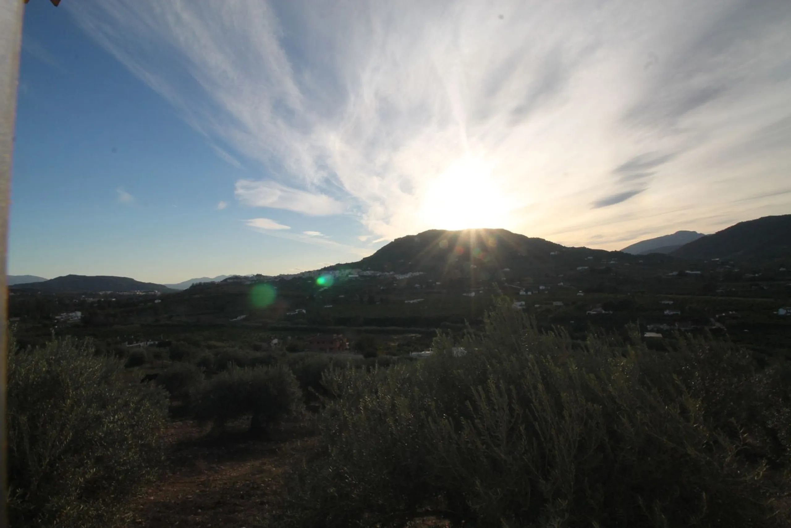 Plot - Residential Plot в продаже в Alora, Málaga. Площадь дома 330 м². Площадь участка 10000 м²