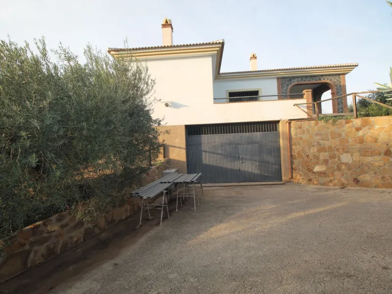 Plot - Residential Plot в продаже в Alora, Málaga. Площадь дома 330 м². Площадь участка 10000 м²