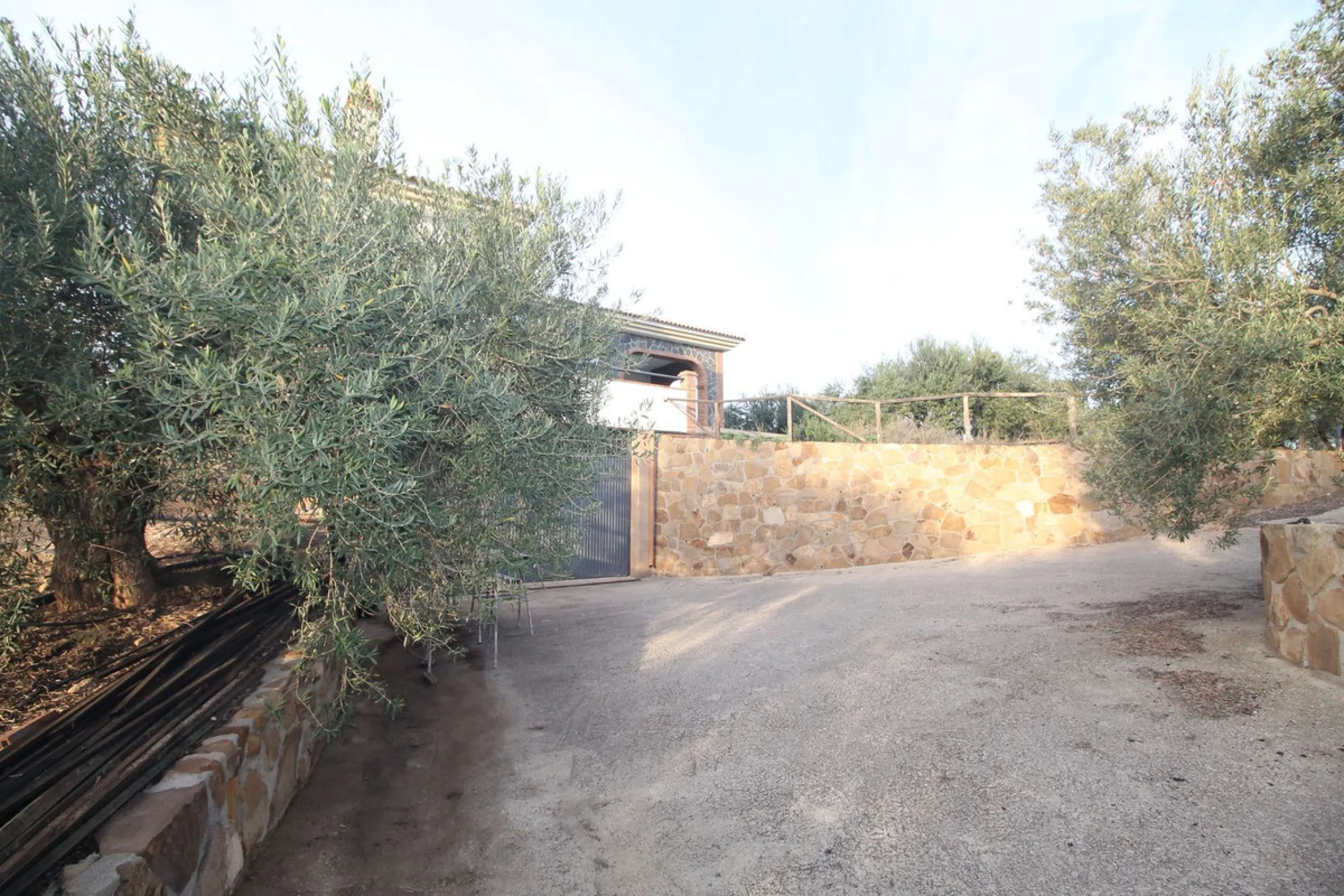 Plot - Residential Plot в продаже в Alora, Málaga. Площадь дома 330 м². Площадь участка 10000 м²