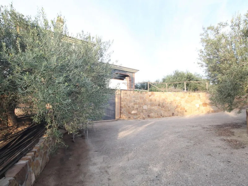 Plot - Residential Plot в продаже в Alora, Málaga. Площадь дома 330 м². Площадь участка 10000 м²