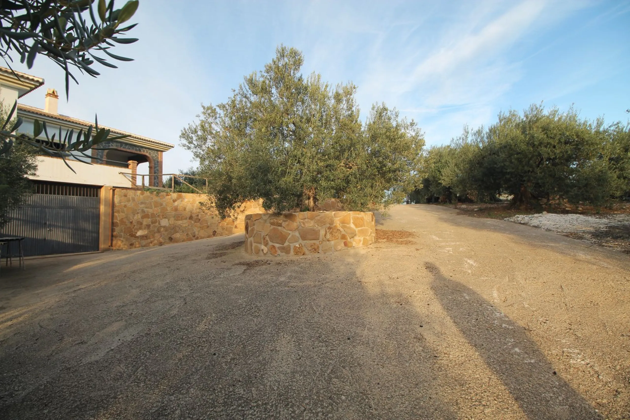 Plot - Residential Plot в продаже в Alora, Málaga. Площадь дома 330 м². Площадь участка 10000 м²