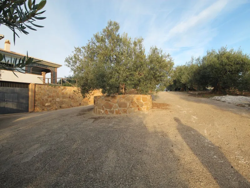 Plot - Residential Plot в продаже в Alora, Málaga. Площадь дома 330 м². Площадь участка 10000 м²