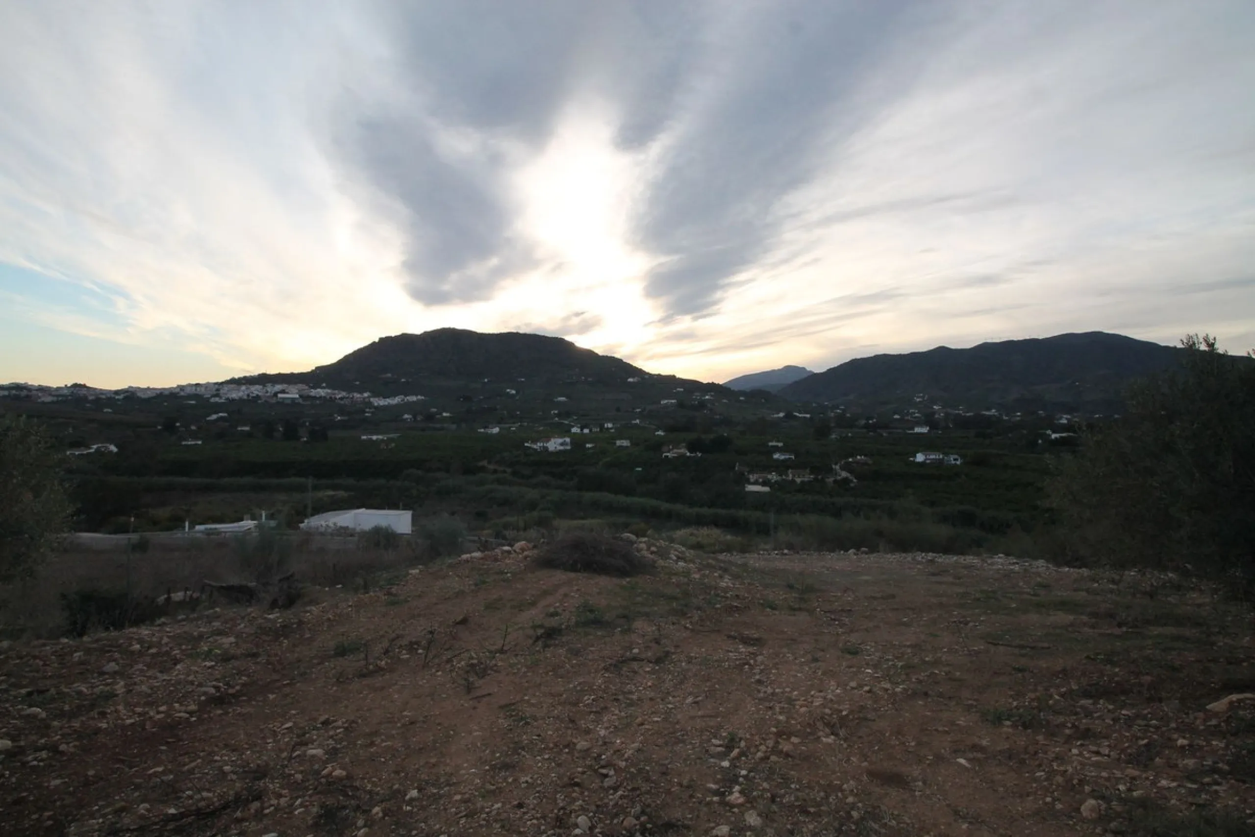 Plot - Residential Plot в продаже в Alora, Málaga. Площадь дома 330 м². Площадь участка 10000 м²