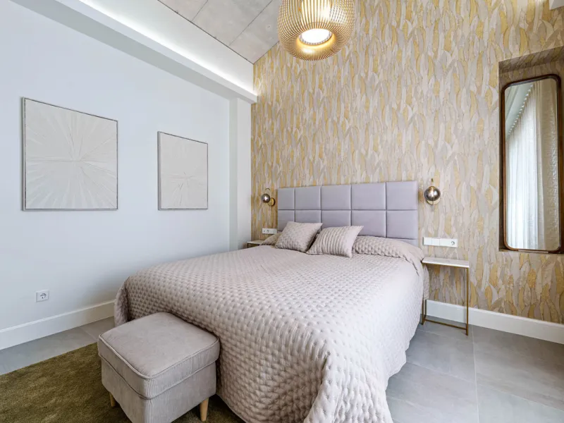 This stunning penthouse is located in a charming four-storey building constructed in 2021, right in the heart of Malaga's Historic Centre. With 122 m² of built area and two terraces totaling 52 m², the property boasts a sleek contemporary design and high-