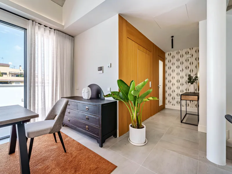 This stunning penthouse is located in a charming four-storey building constructed in 2021, right in the heart of Malaga's Historic Centre. With 122 m² of built area and two terraces totaling 52 m², the property boasts a sleek contemporary design and high-