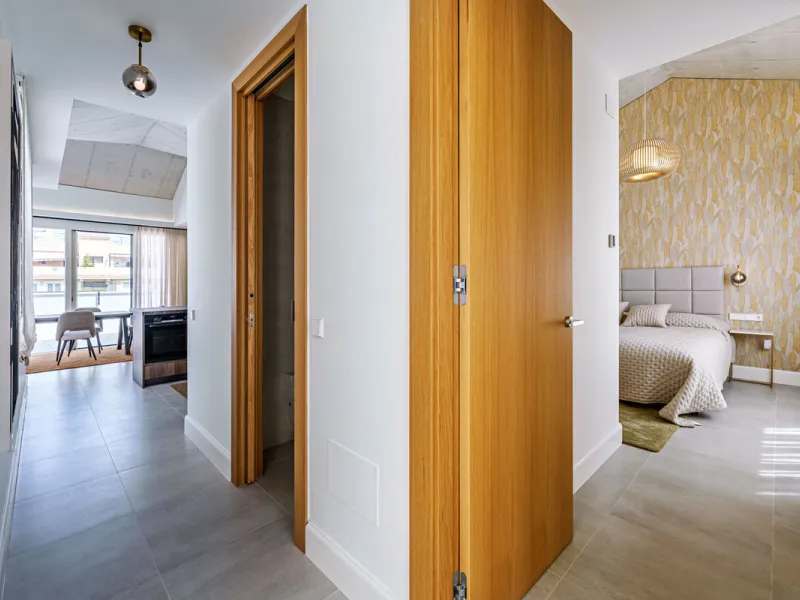 This stunning penthouse is located in a charming four-storey building constructed in 2021, right in the heart of Malaga's Historic Centre. With 122 m² of built area and two terraces totaling 52 m², the property boasts a sleek contemporary design and high-