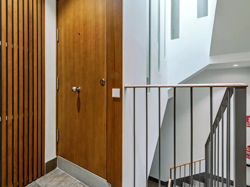 This stunning penthouse is located in a charming four-storey building constructed in 2021, right in the heart of Malaga's Historic Centre. With 122 m² of built area and two terraces totaling 52 m², the property boasts a sleek contemporary design and high-