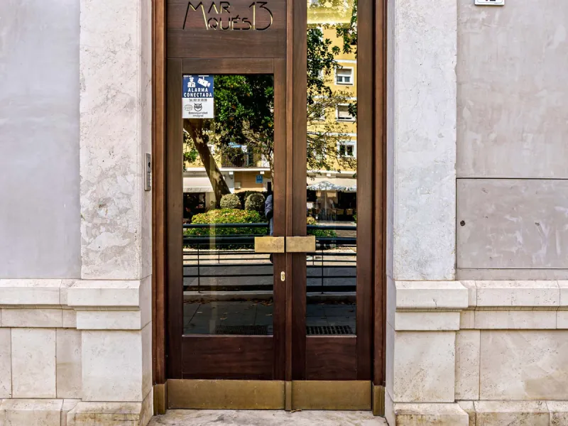 This stunning penthouse is located in a charming four-storey building constructed in 2021, right in the heart of Malaga's Historic Centre. With 122 m² of built area and two terraces totaling 52 m², the property boasts a sleek contemporary design and high-