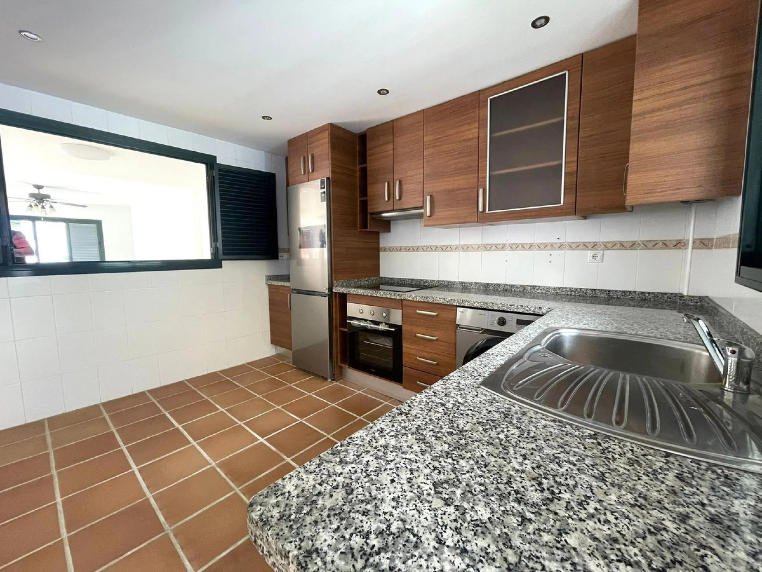 Townhouse with Garden, Terraces, Triple Garage and Communal Pool