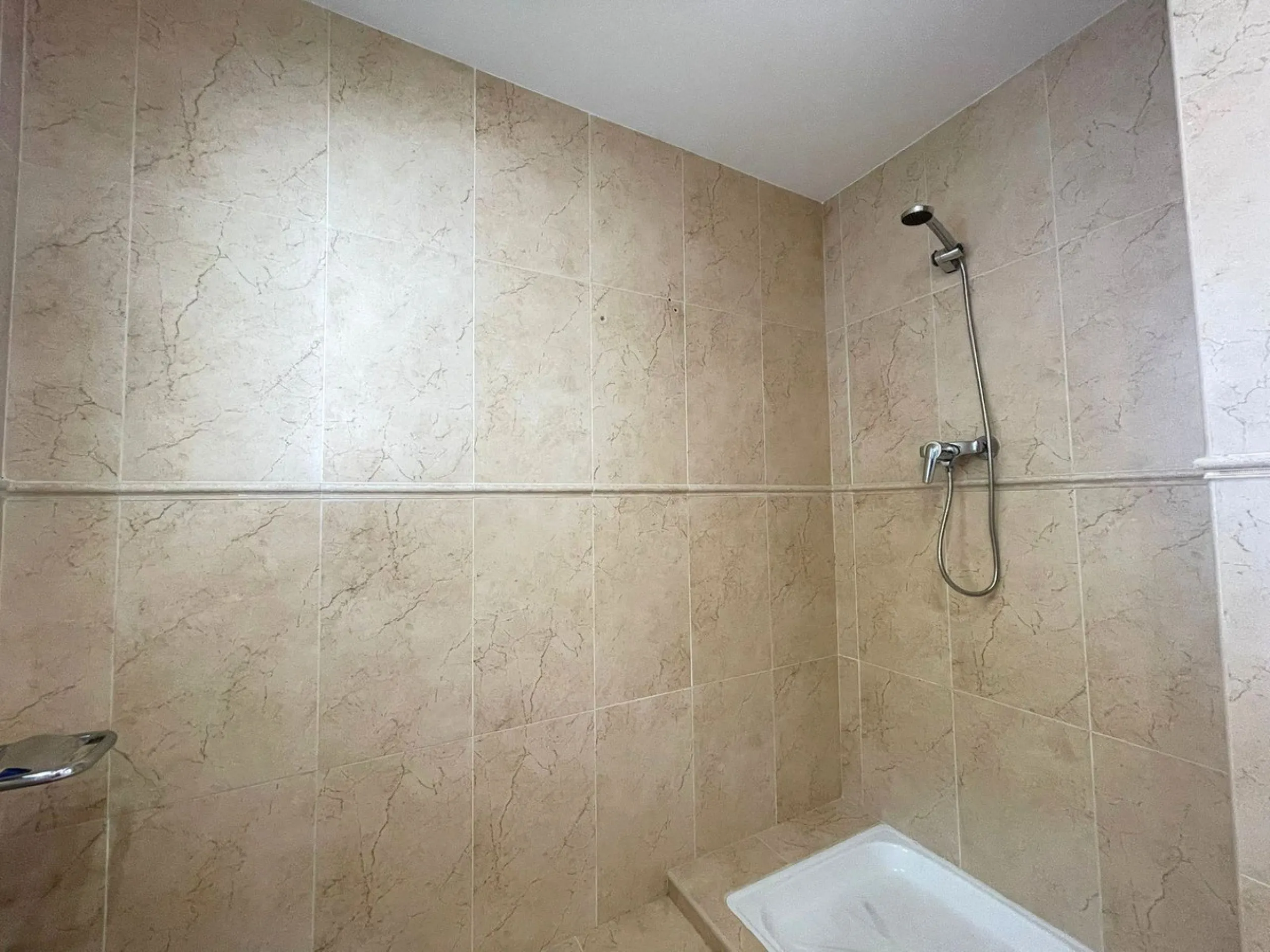 Townhouse with Garden, Terraces, Triple Garage and Communal Pool