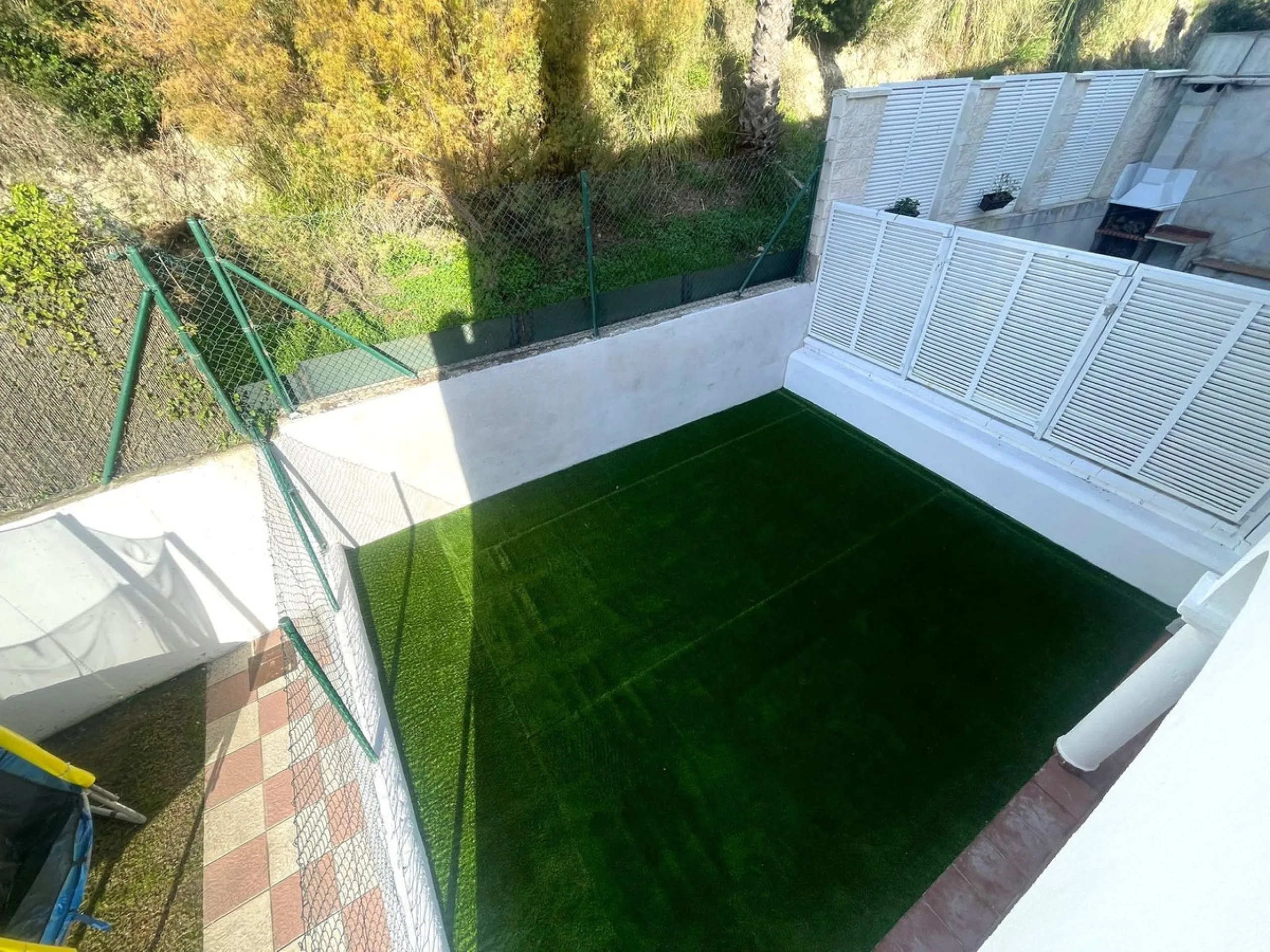 Townhouse with Garden, Terraces, Triple Garage and Communal Pool