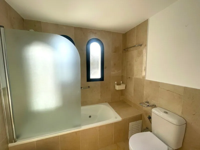 Townhouse with Garden, Terraces, Triple Garage and Communal Pool