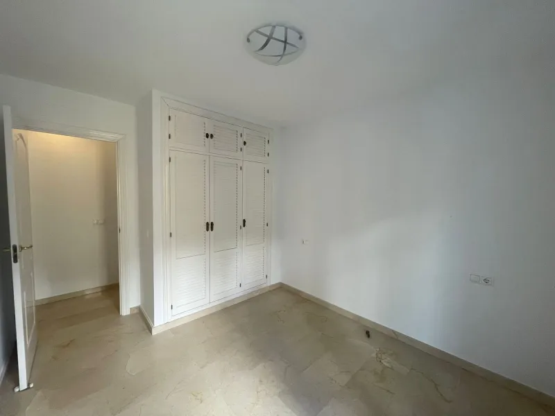 Townhouse with Garden, Terraces, Triple Garage and Communal Pool
