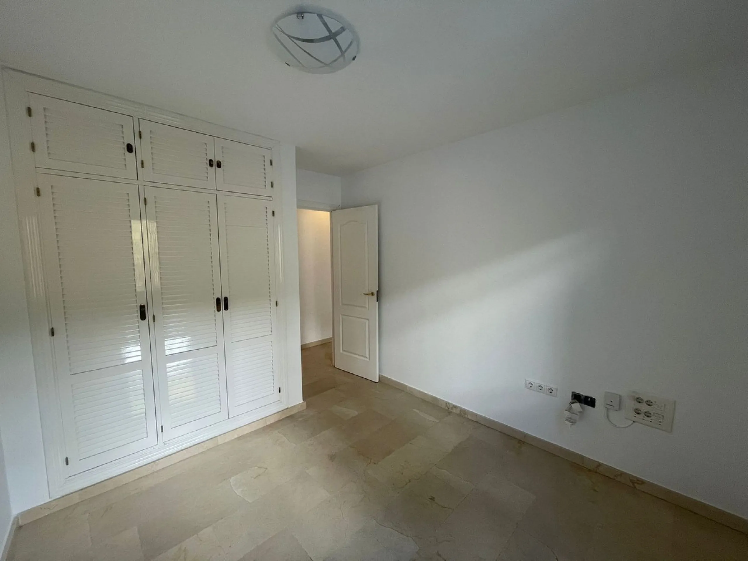 Townhouse with Garden, Terraces, Triple Garage and Communal Pool