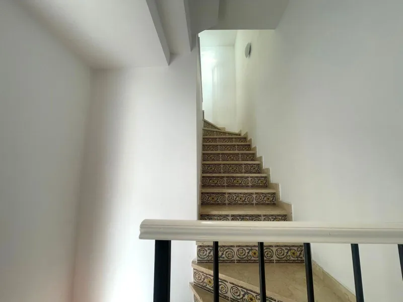 Townhouse with Garden, Terraces, Triple Garage and Communal Pool