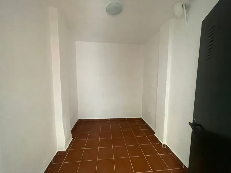 Townhouse with Garden, Terraces, Triple Garage and Communal Pool