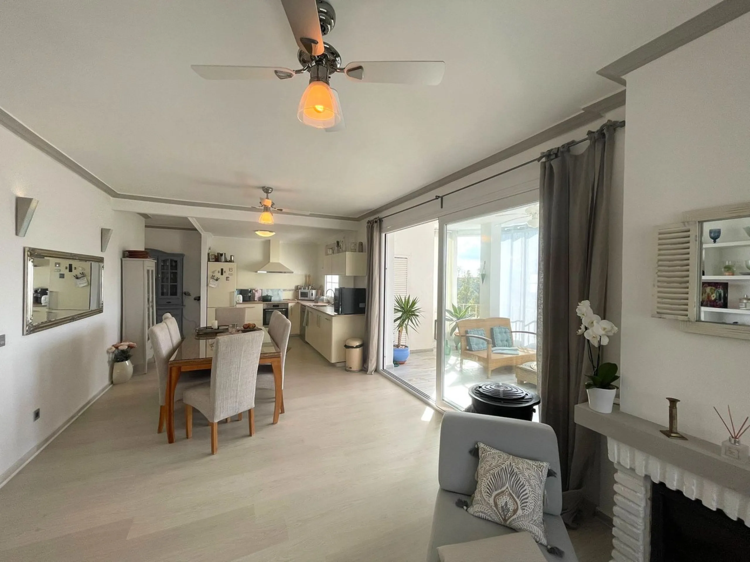 Designer Penthouse Next to the Golf Course – Estepona