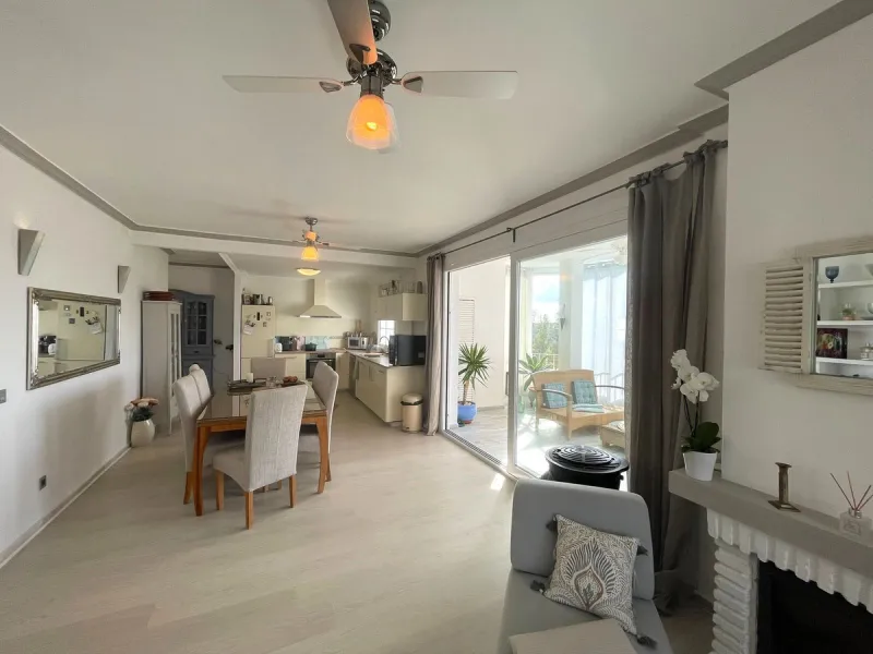 Designer Penthouse Next to the Golf Course – Estepona
