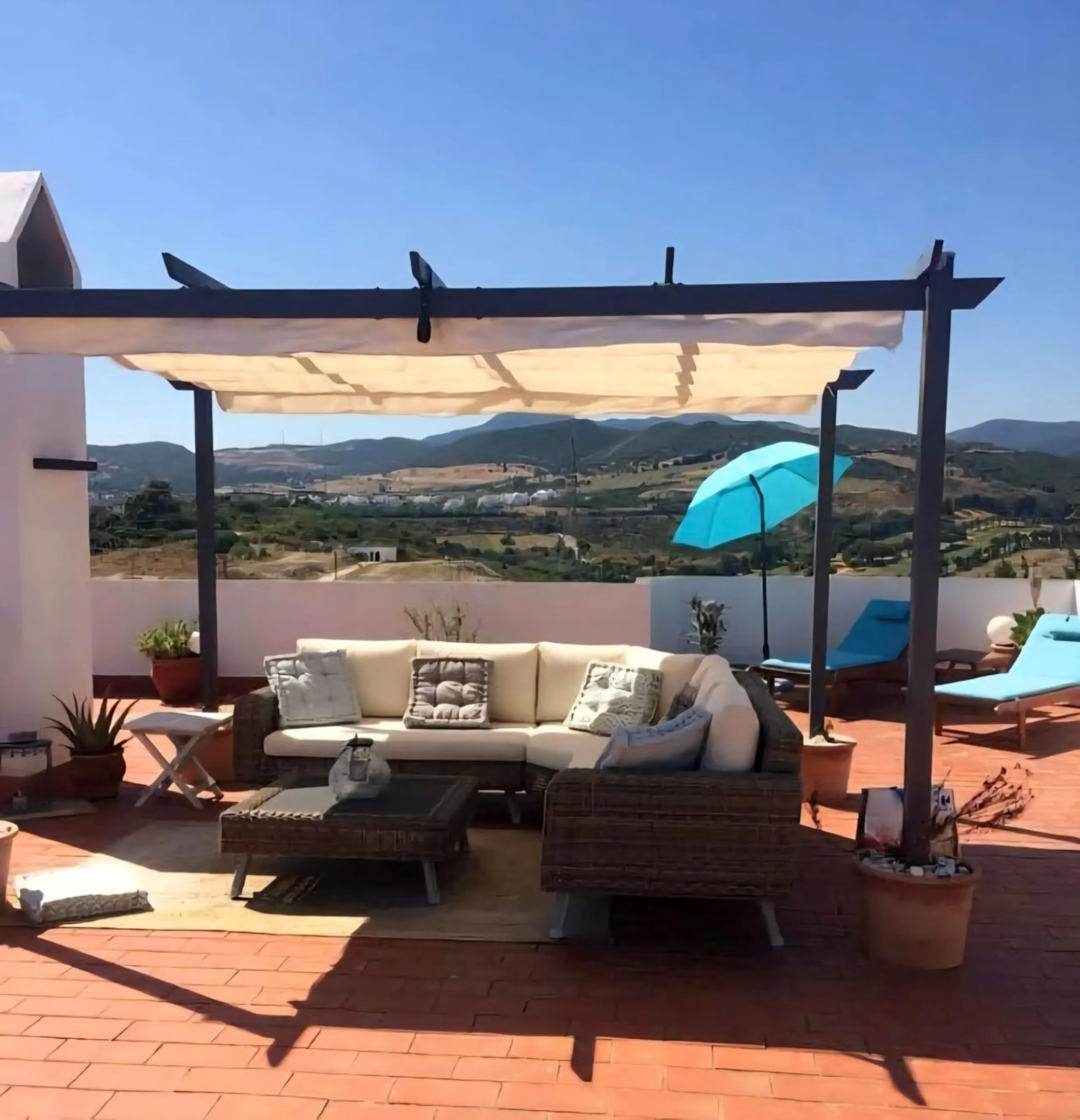 Designer Penthouse Next to the Golf Course – Estepona