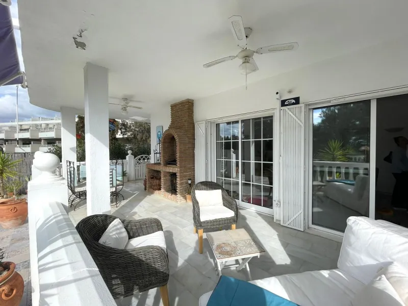 Designer Ground Floor Apartment with Private Garden – Estepona