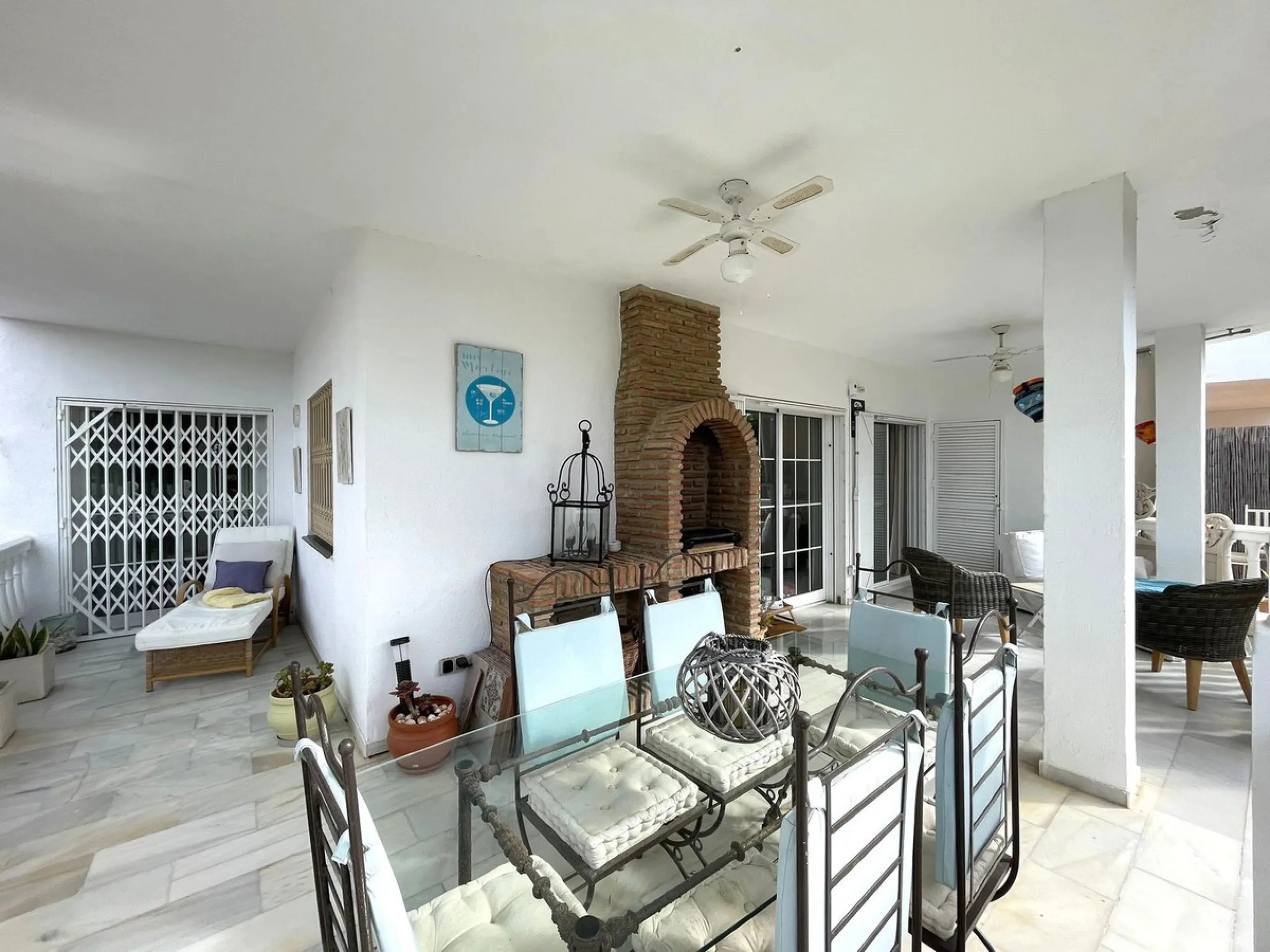 Designer Ground Floor Apartment with Private Garden – Estepona