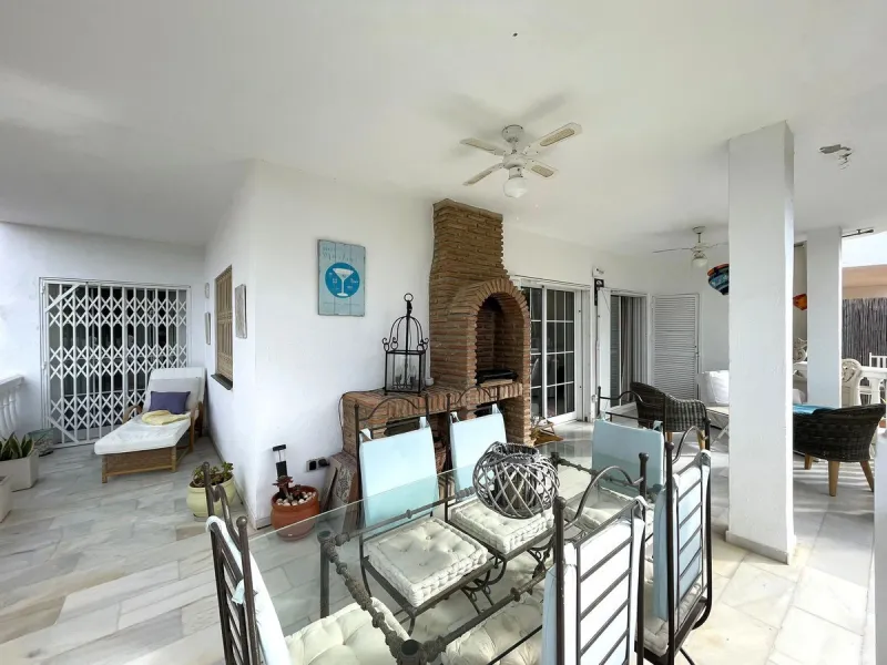 Designer Ground Floor Apartment with Private Garden – Estepona