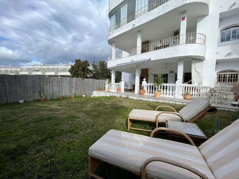 Designer Ground Floor Apartment with Private Garden – Estepona