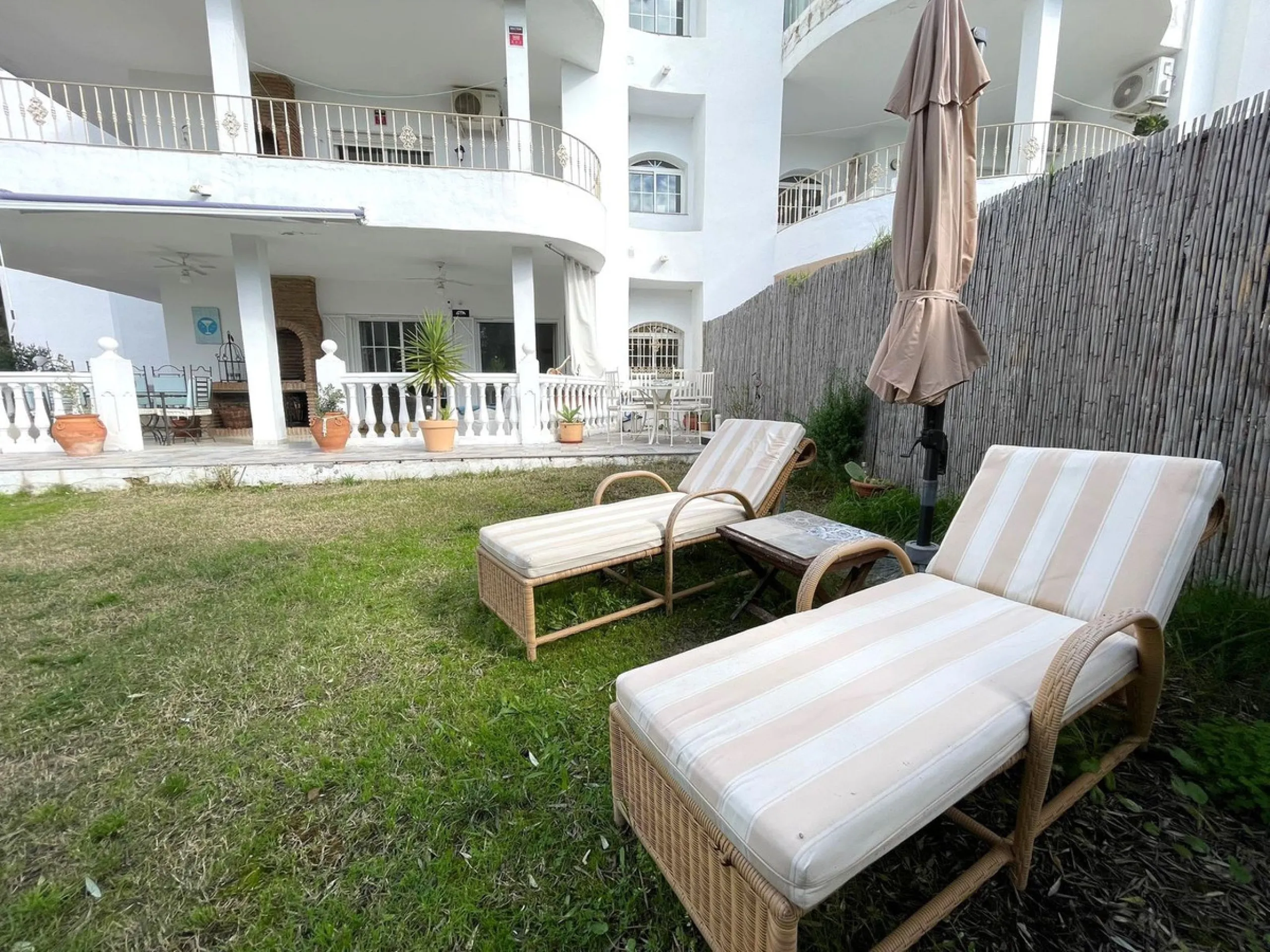 Designer Ground Floor Apartment with Private Garden – Estepona