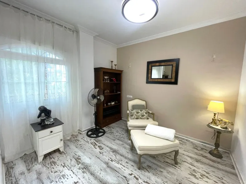 Designer Ground Floor Apartment with Private Garden – Estepona