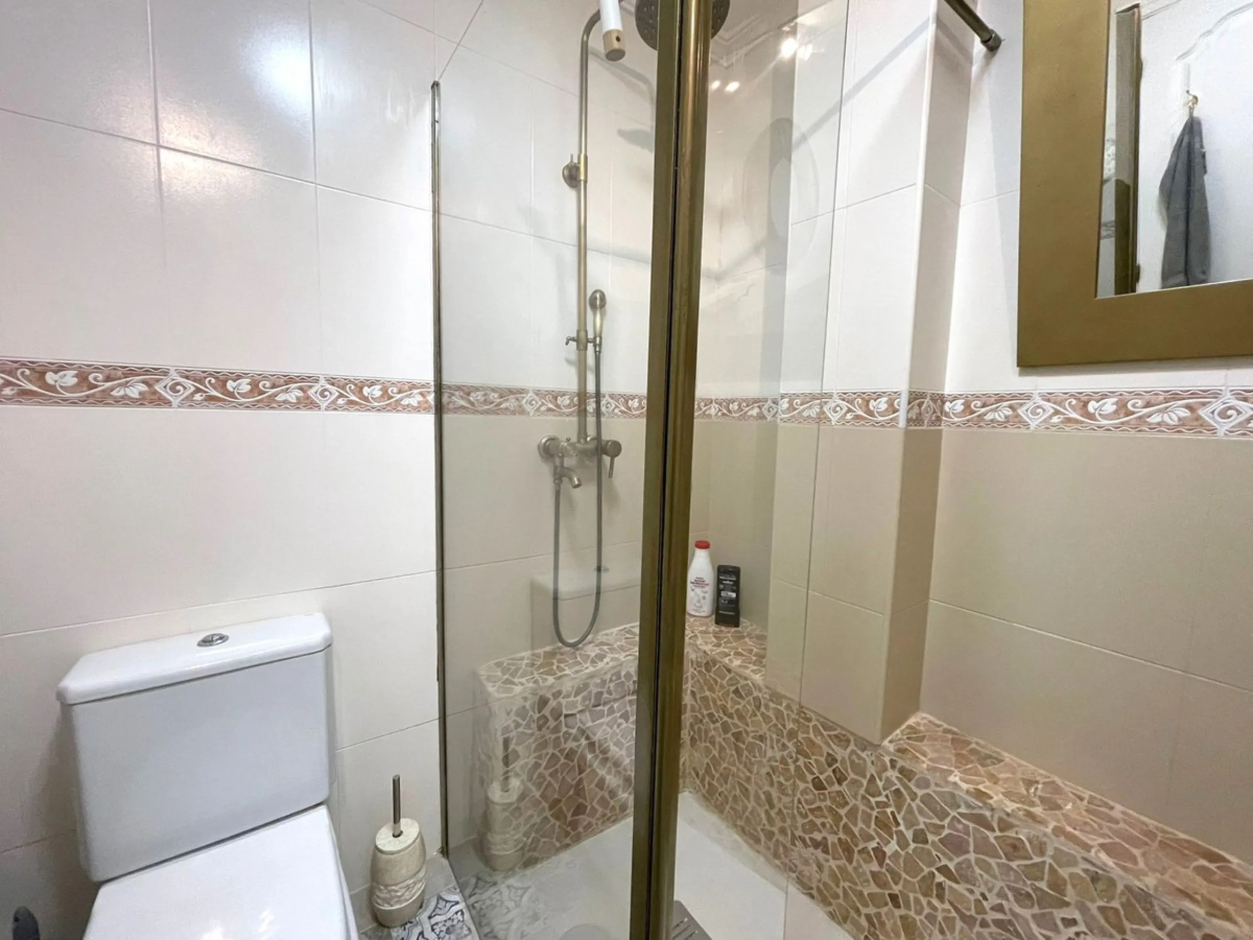 Designer Ground Floor Apartment with Private Garden – Estepona